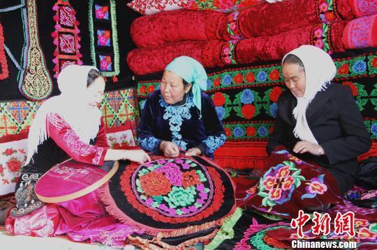探访柯尔克孜族刺绣：沙俄时期传入如今产品远销中亚