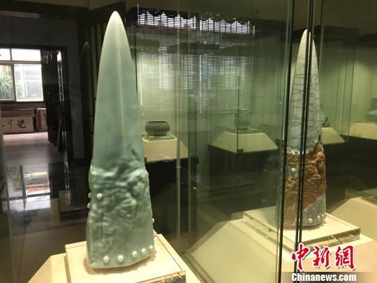 浙江龙泉青瓷大师徐建新：剑魂融瓷韵韶华铸匠心