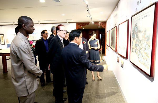 陶洪君书画精品展在北京举行